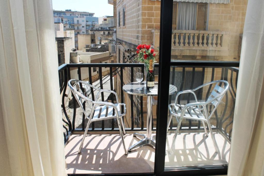 Seashells 2 Bedroom Apartments With Terrace, Just Off The Bugibba Promenade - By Getwaysmalta St. Paul's Bay Luaran gambar